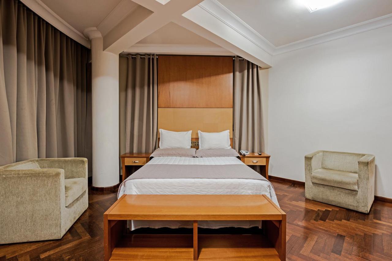 Astron Ponta Grossa Plaza By Nobile Hotel Exterior photo